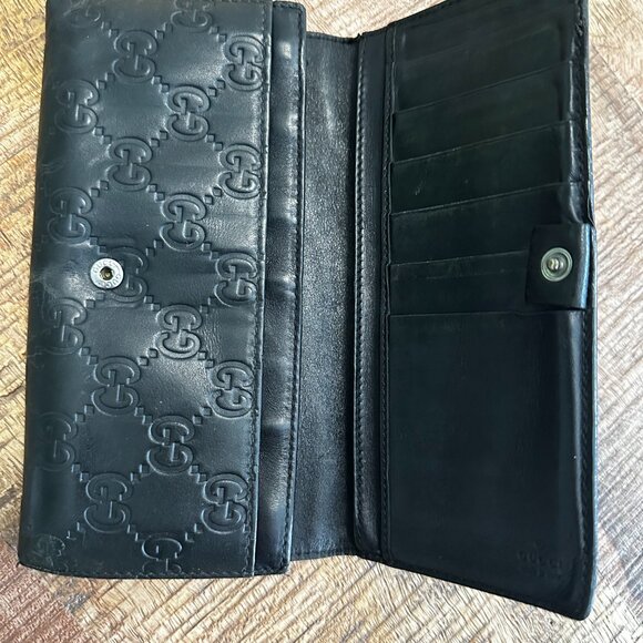 Gucci Wallet -Authentic - Picture 2 of 5